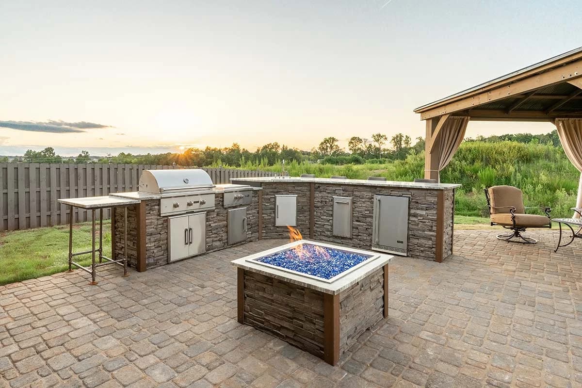 Pool & Outdoor Kitchen Combo Ideas for Tri-Cities WA