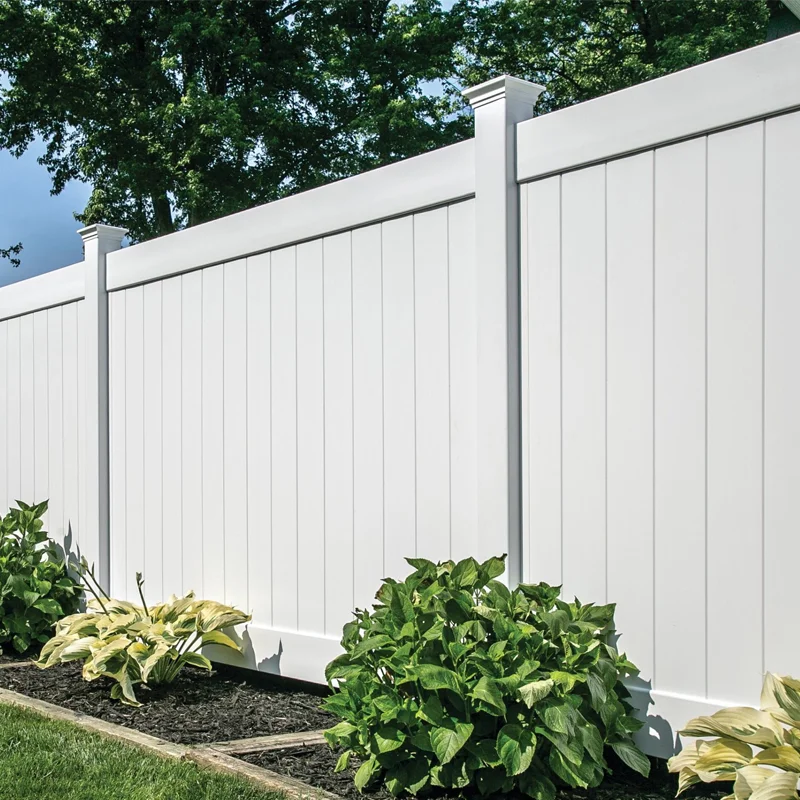 Privacy fence installation in Kennewick WA by Kustom Pools