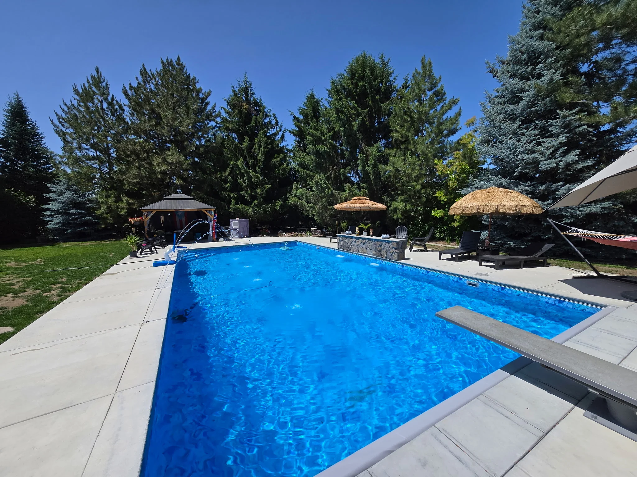 Custom pool built by Kustom Pools and Landscaping in Tri-Cities WA